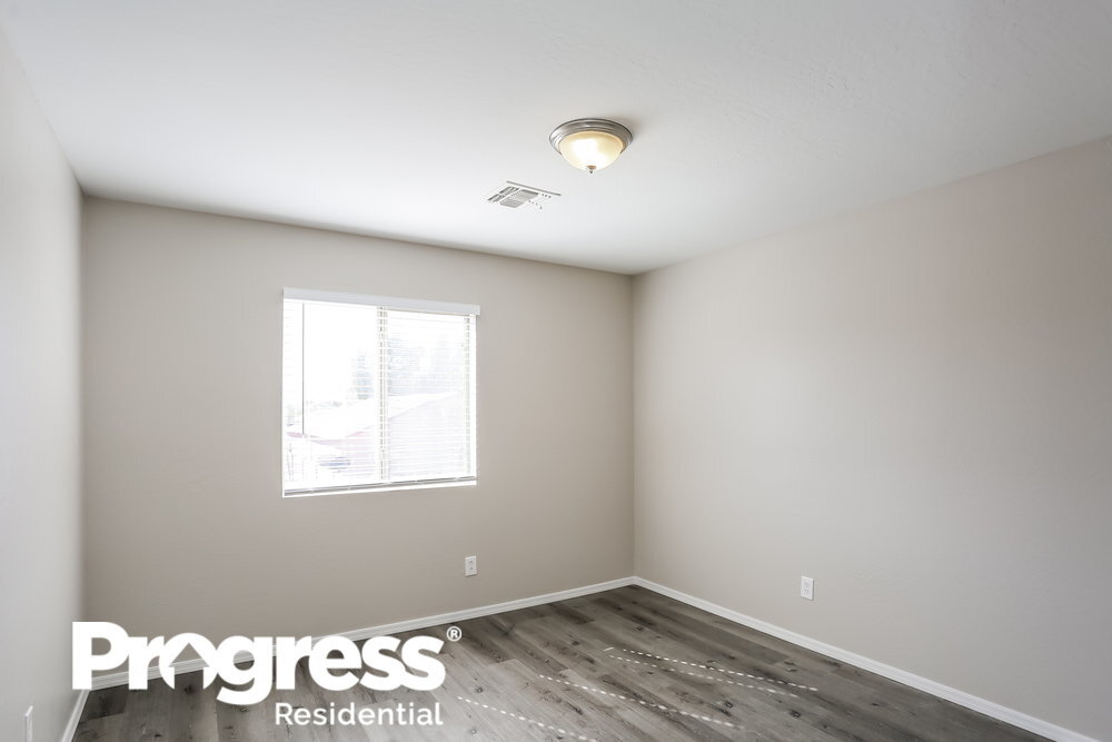 Building Photo - 8613 W Cordes Rd