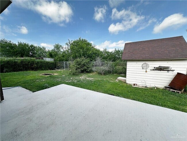 Building Photo - 16 Valencia Dr