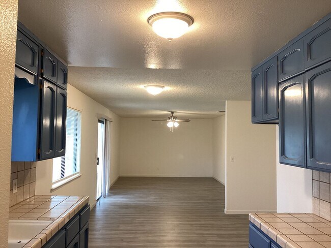 Building Photo - 16385 N D St