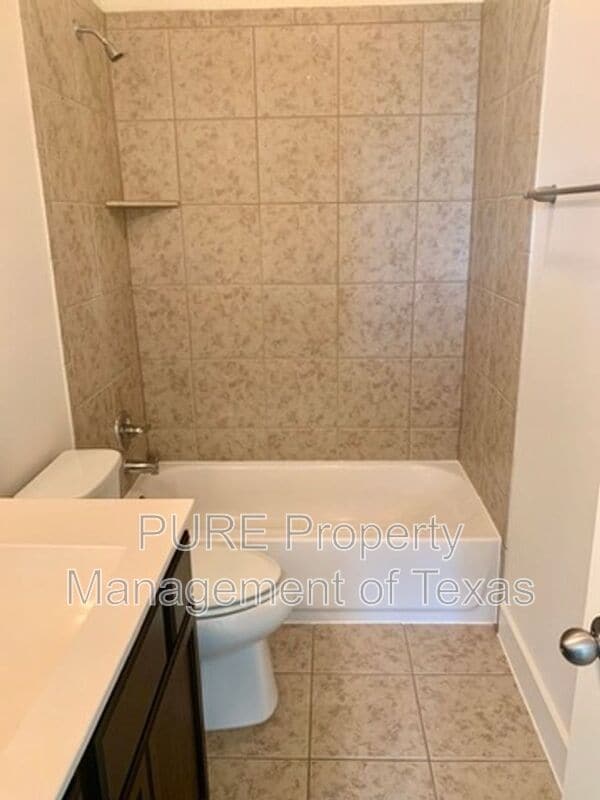 Building Photo - 2225 Katy Ln