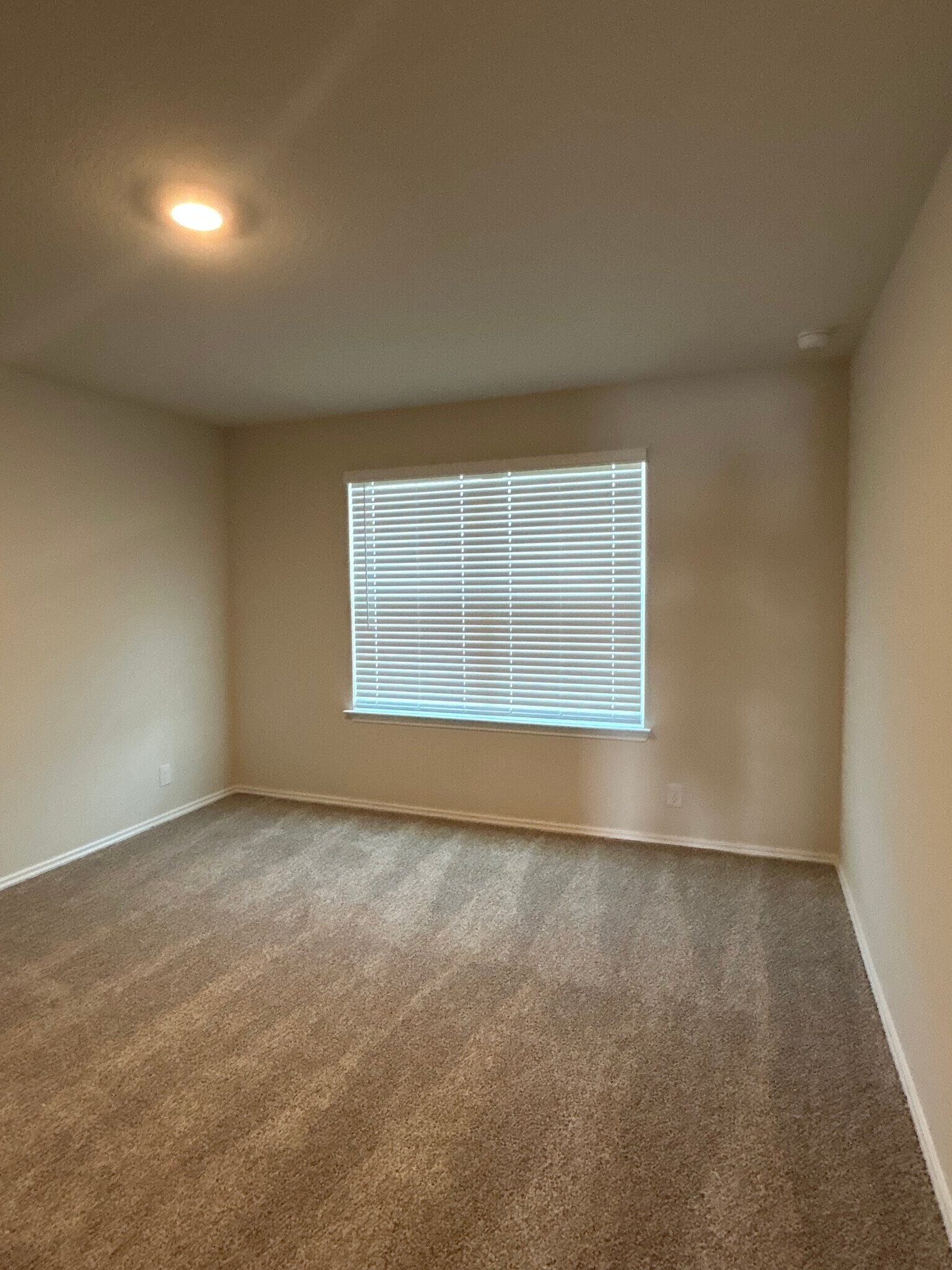 Building Photo - 13928 San Saba Fls