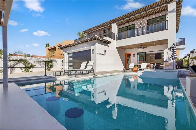 Building Photo - 51116 Avenida Mendoza