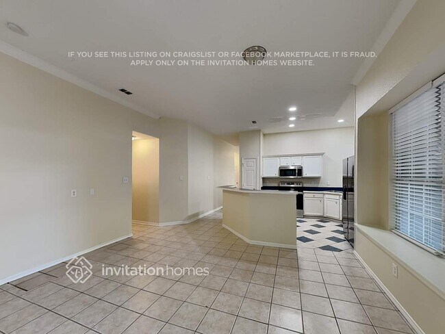 Building Photo - 8280 Edgewater Dr