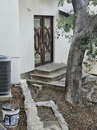 Building Photo - 9682 Hillhaven Ave