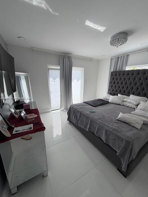 Building Photo - 311 SW 44th Ave