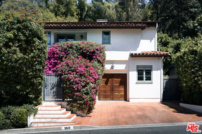 Building Photo - 3810 Dixie Canyon Ave