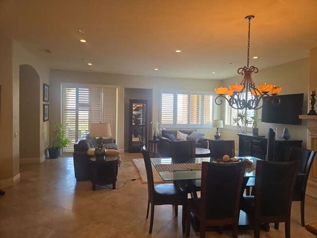 Building Photo - An Amazing Furnished 3 Bedroom Condo at La...