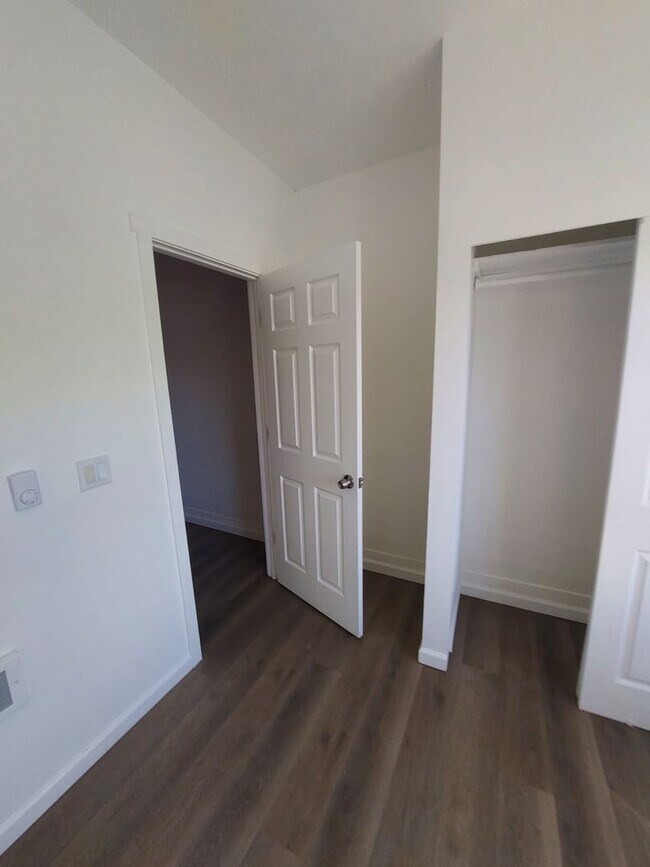 Building Photo - Charming Tacoma Home on a Peaceful Corner Lot!