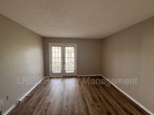 Building Photo - 2550 N Alafaya Trail