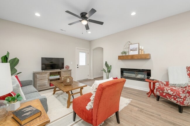 Building Photo - 2432 S Wheatland St