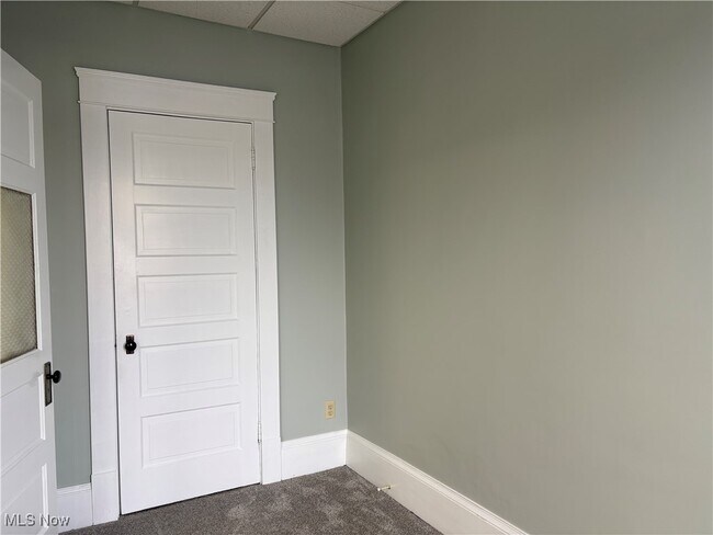 Building Photo - 158 N Broadway St