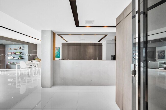 Building Photo - 3535 S Ocean Dr