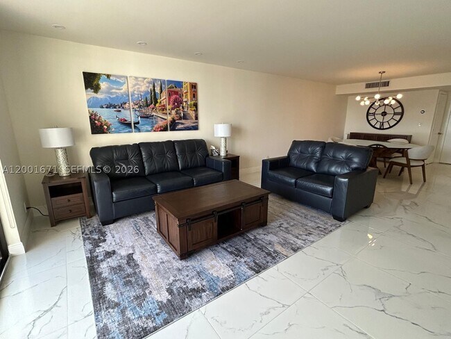 Building Photo - 2500 Parkview Dr