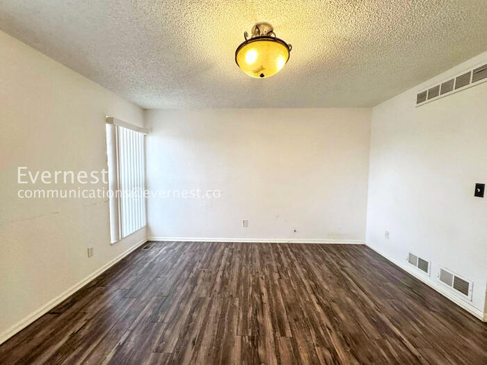 Building Photo - 17401 E Gunnison Pl