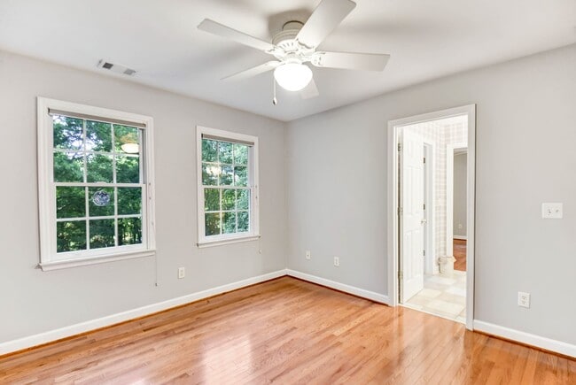 Building Photo - Large, beautiful home in Oconee!