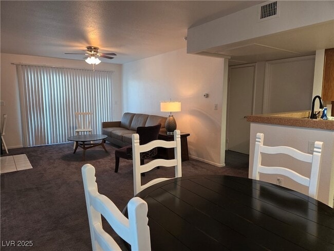 Building Photo - 1909 Mountain Hills Ct