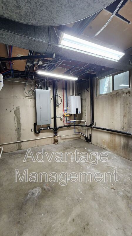 Building Photo - 167 W Center