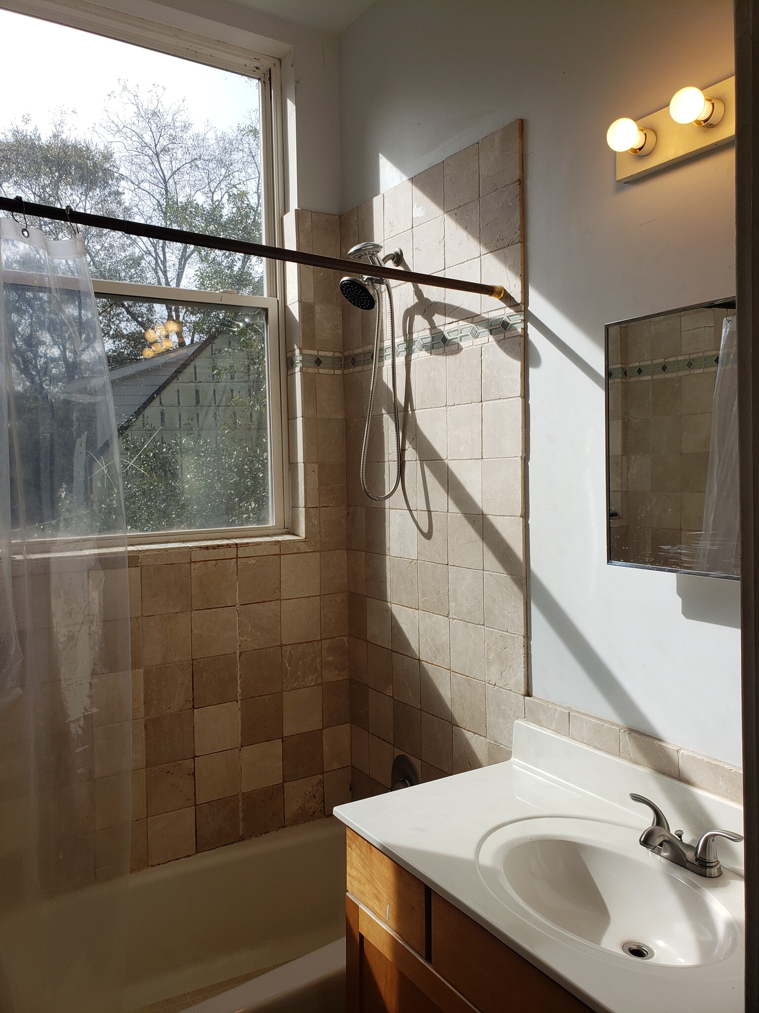 Building Photo - 317 Nelms Ave NE