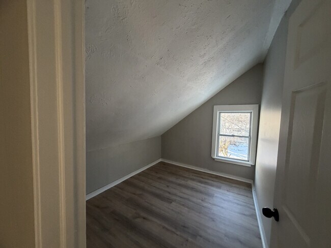 Building Photo - 3193 W 50th St