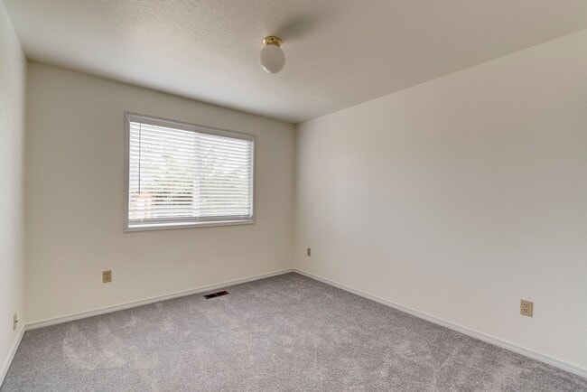 Building Photo - Charming & Updated 3-Bedroom Home