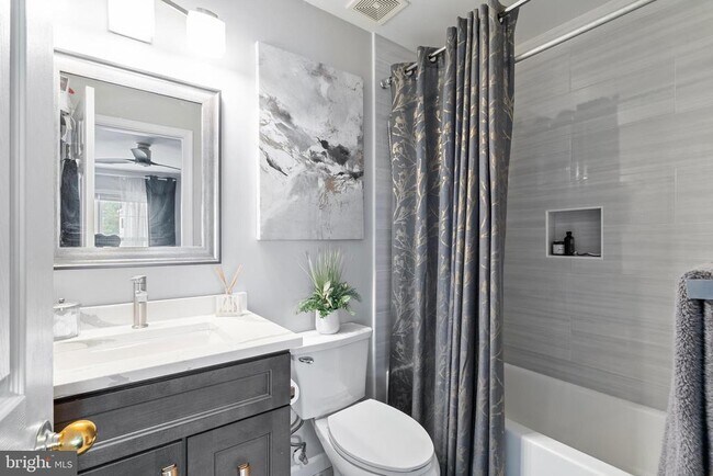 Building Photo - 5804 Summers Grove Rd