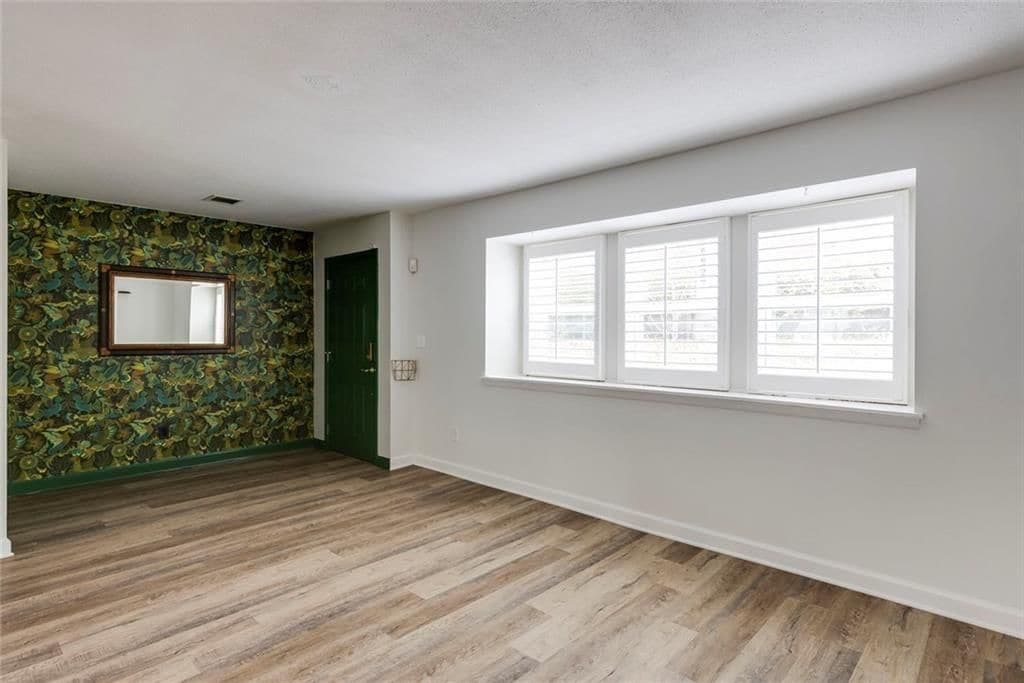 Building Photo - 7094 Stonington Dr NE