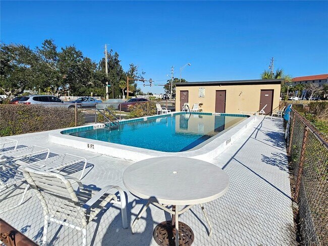 Building Photo - 499 Albee Farm Rd