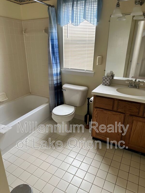 Building Photo - 3189 Silverbrook Dr