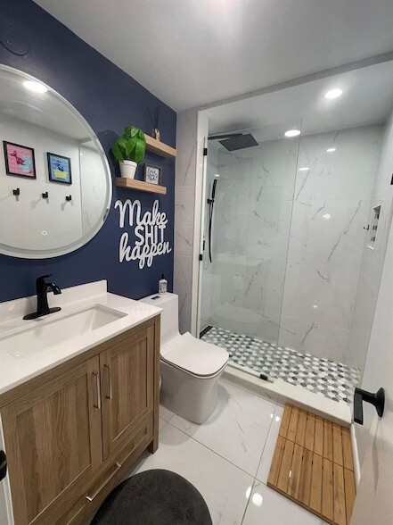 Building Photo - 3000 Riomar St