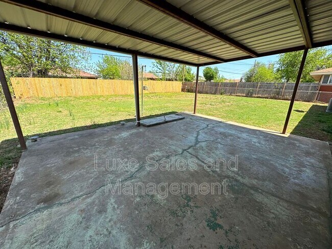 Building Photo - 133 W. Jarman Drive
