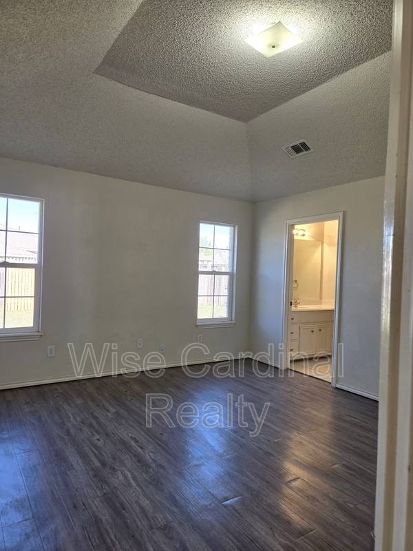 Building Photo - 5120 Aberdeen Ave