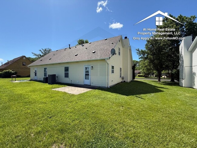 Building Photo - 2703 Mayflower Dr