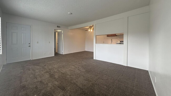 Building Photo - MOVE IN SPECIAL! Cozy 1 Bedroom, 1 Bathroo...