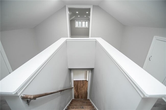 Building Photo - 537 Trabert Ave NW