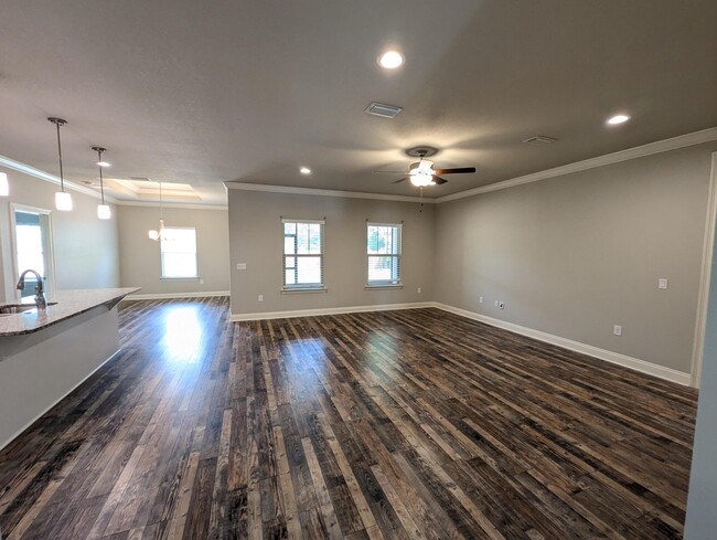 Building Photo - 8934 E River Dr