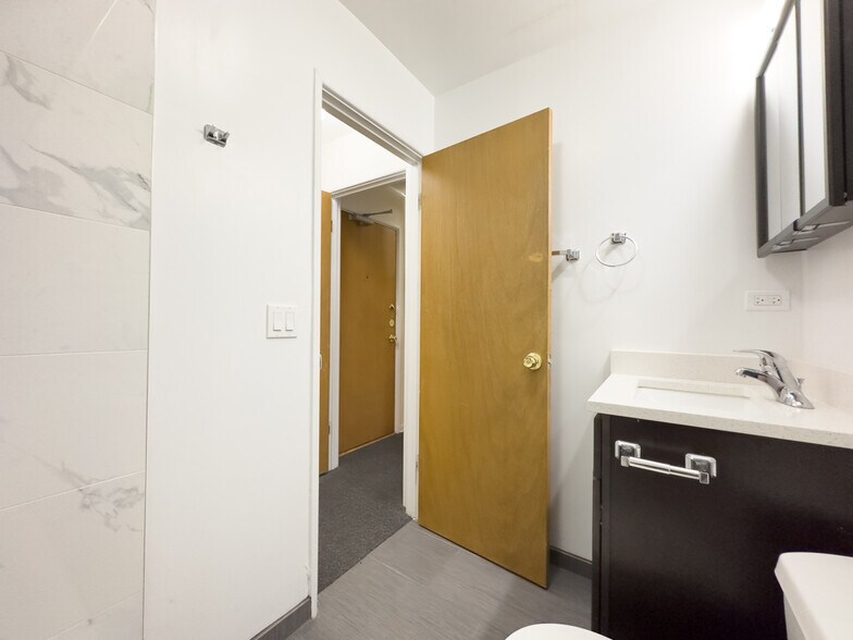 Building Photo - 520 Aldine