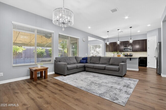 Building Photo - 2609 E Stacey Rd