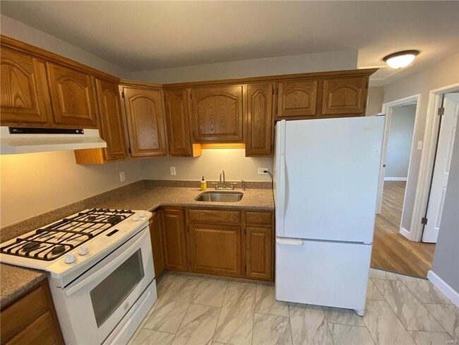 Building Photo - 9511 Antigo Dr