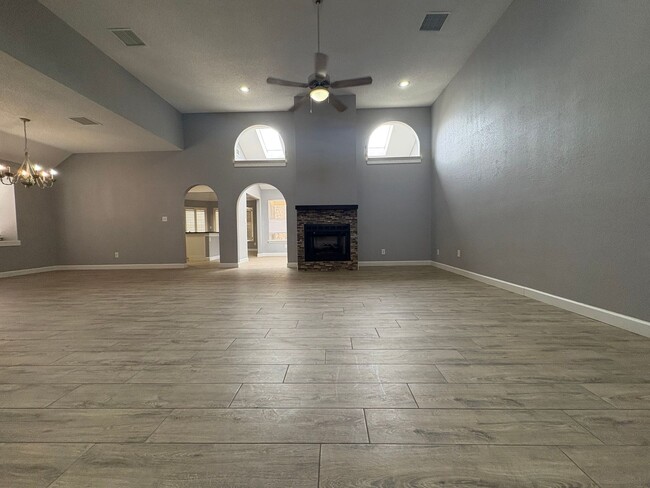 Building Photo - Home for Rent in Horizon by the Golf Course