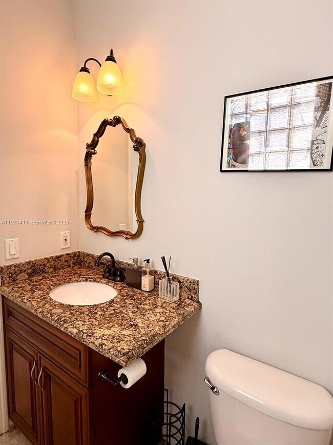 Building Photo - 3729 SW 51st St