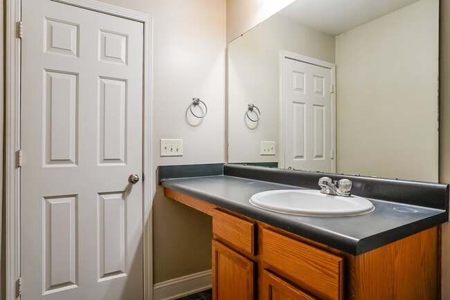 Building Photo - 447 Averasboro Dr