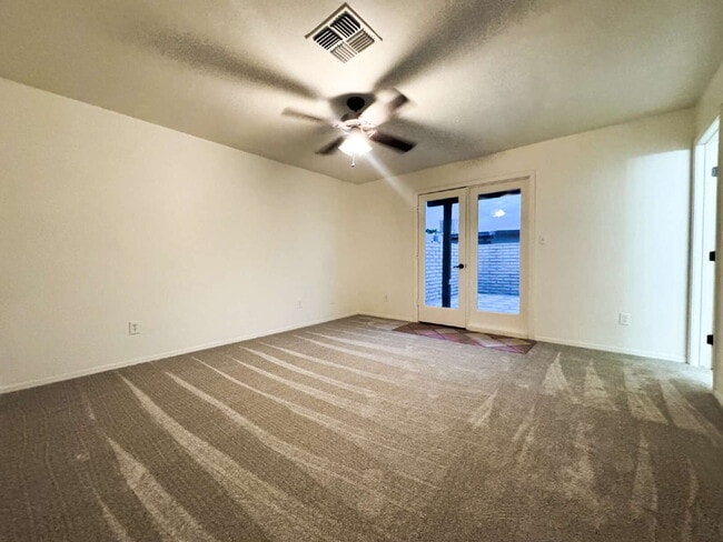 Building Photo - "2-Bed, 2-Bath Condo in Laguna Place!"