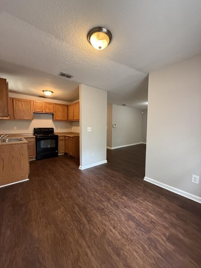 Building Photo - 0 bedroom in Jacksonville FL 32208