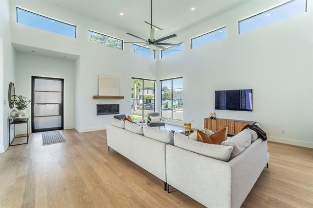 Building Photo - 4826 March Ave