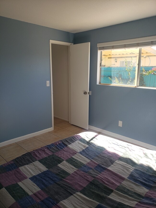 Building Photo - 3560 N Tucson Blvd