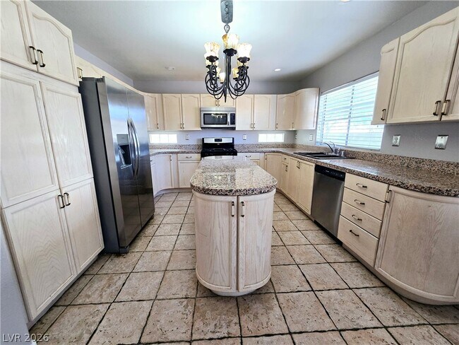 Building Photo - 3759 Funston Way