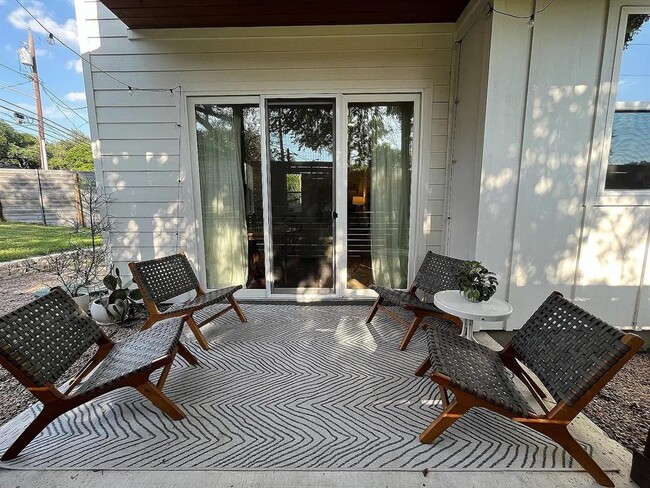 Building Photo - 3507 Oak Springs Dr
