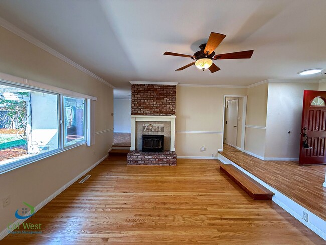 Building Photo - 5331 Rimwood Dr
