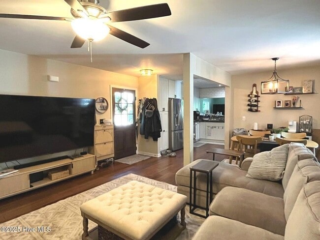 Building Photo - 375 Midland Rd