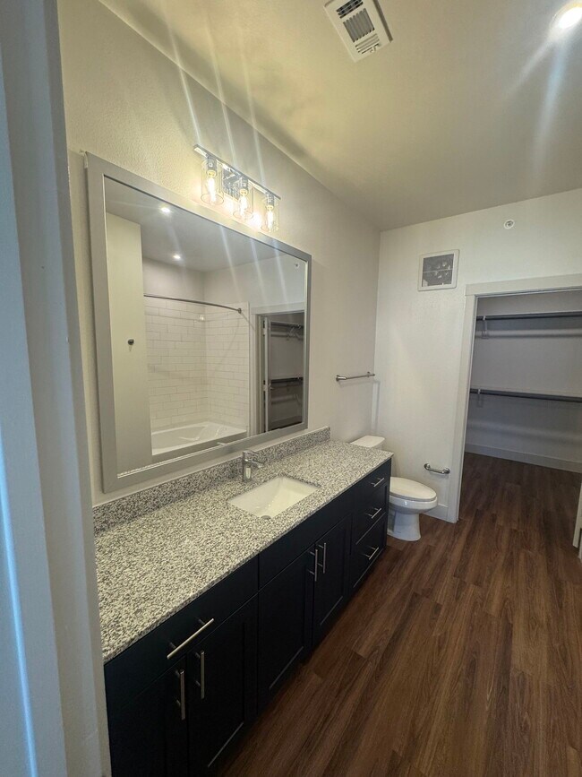 Building Photo - 615 E Foster Crossing Rd